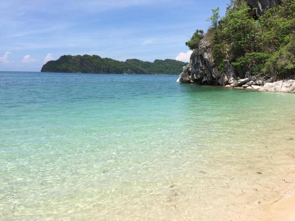 Se San Beach Resort-Isla De Gigantes Carles Exteriér fotografie